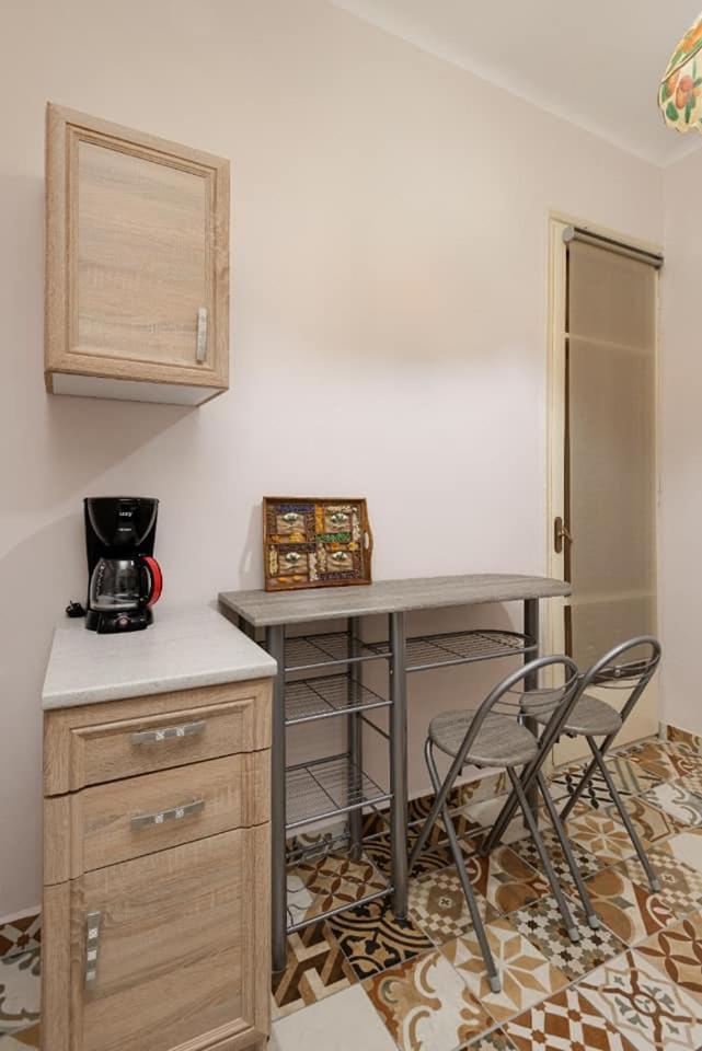 Private Pristine Balcony Home- Heart Of The Center Θεσσαλονίκη Εξωτερικό φωτογραφία